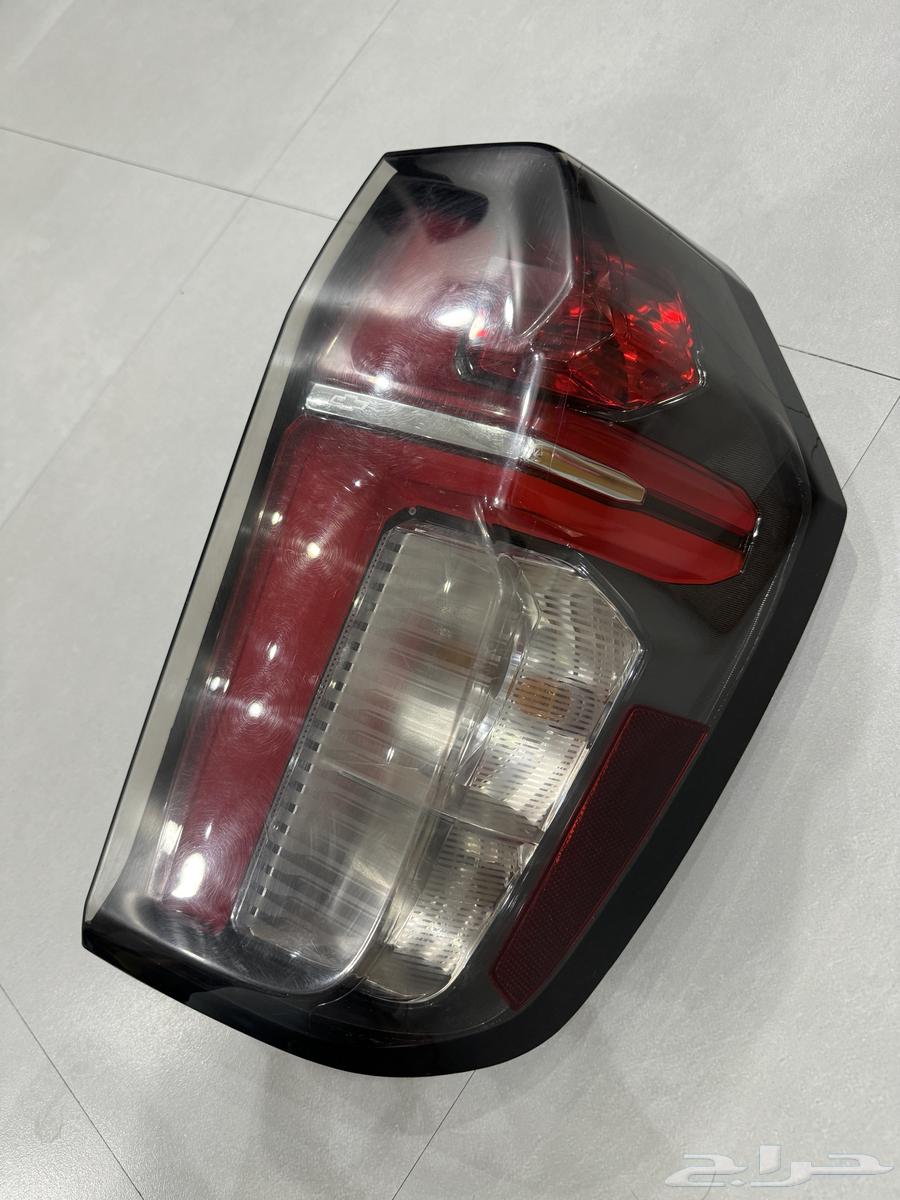 اسطب تاهو 2021 - 2024 يمين أصلي GM نظيف64467522165122111