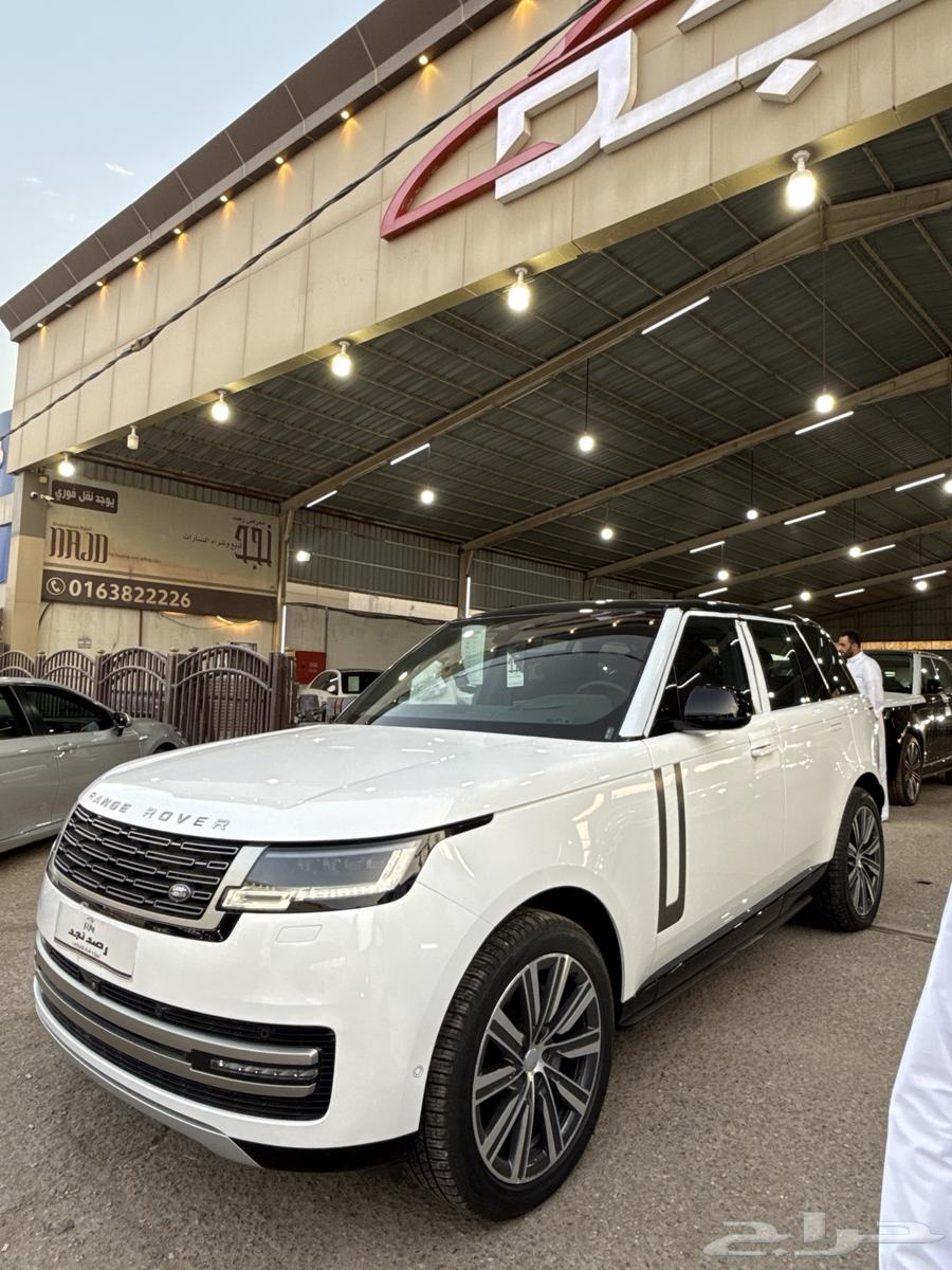 Range Rover 2024 with 5,000 km, 6-cylinder, HSE64474679309443111