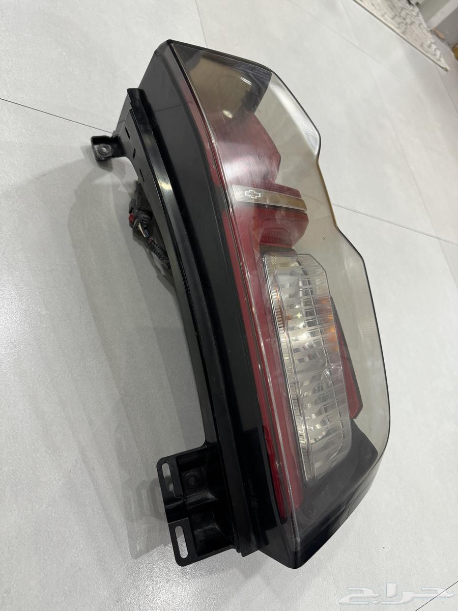 اسطب تاهو 2021 - 2024 يمين أصلي GM نظيف64467522165122112