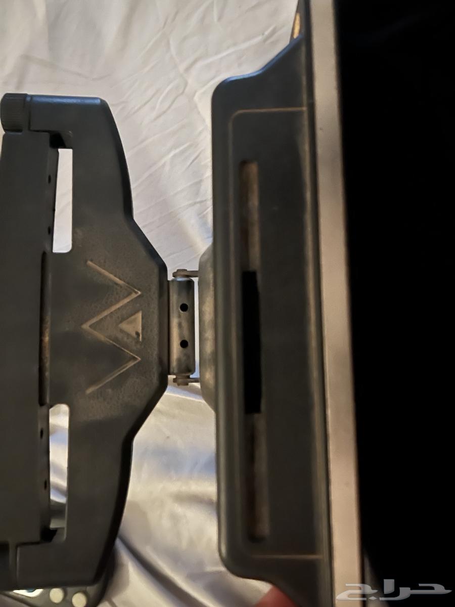 Car screen used in excellent condition with DVD - USB - HDMI input64475667445761112