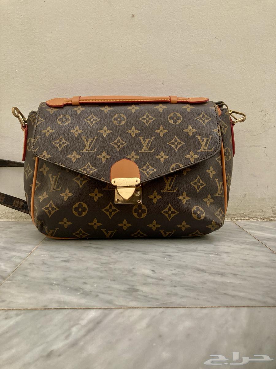 شنط نسائية مستعملة بحالة جيدة64336172061057110