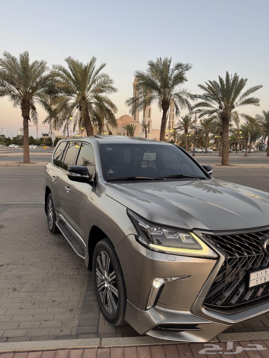 Lexus LX64476308582659113