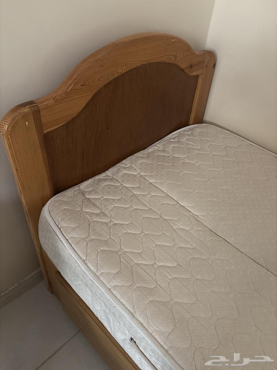 سرير مع مرتبه نظيفة فقط ب 150ريال قابل للتفاوض64327012863362113