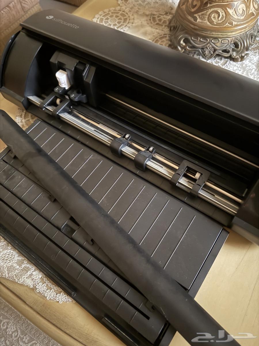 Sticker printing and cutting machine64341780644994110