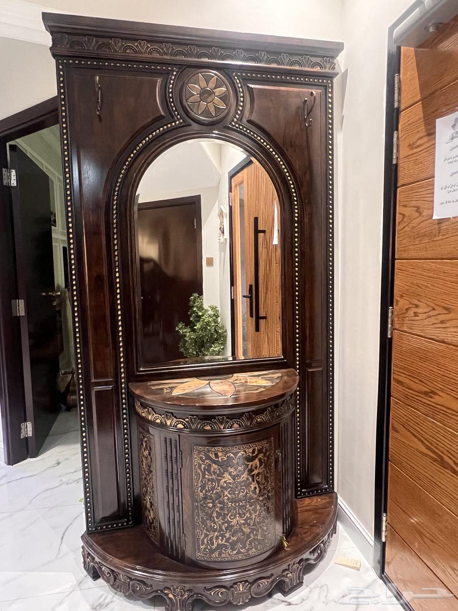 مدخل خشبي ب   ودرج و علاقة ملابس من الجهتين64329697228419112