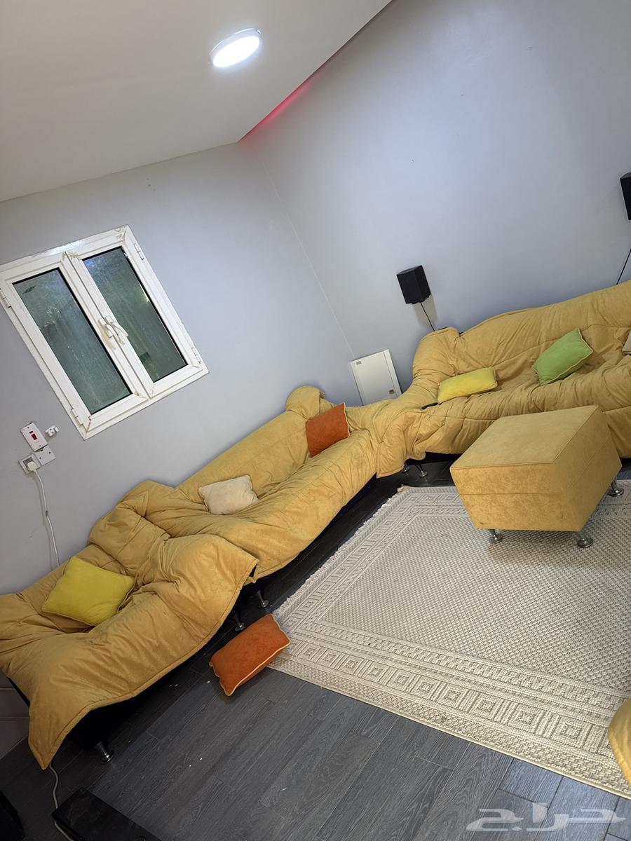 Clean sofa for sale64326595430147112