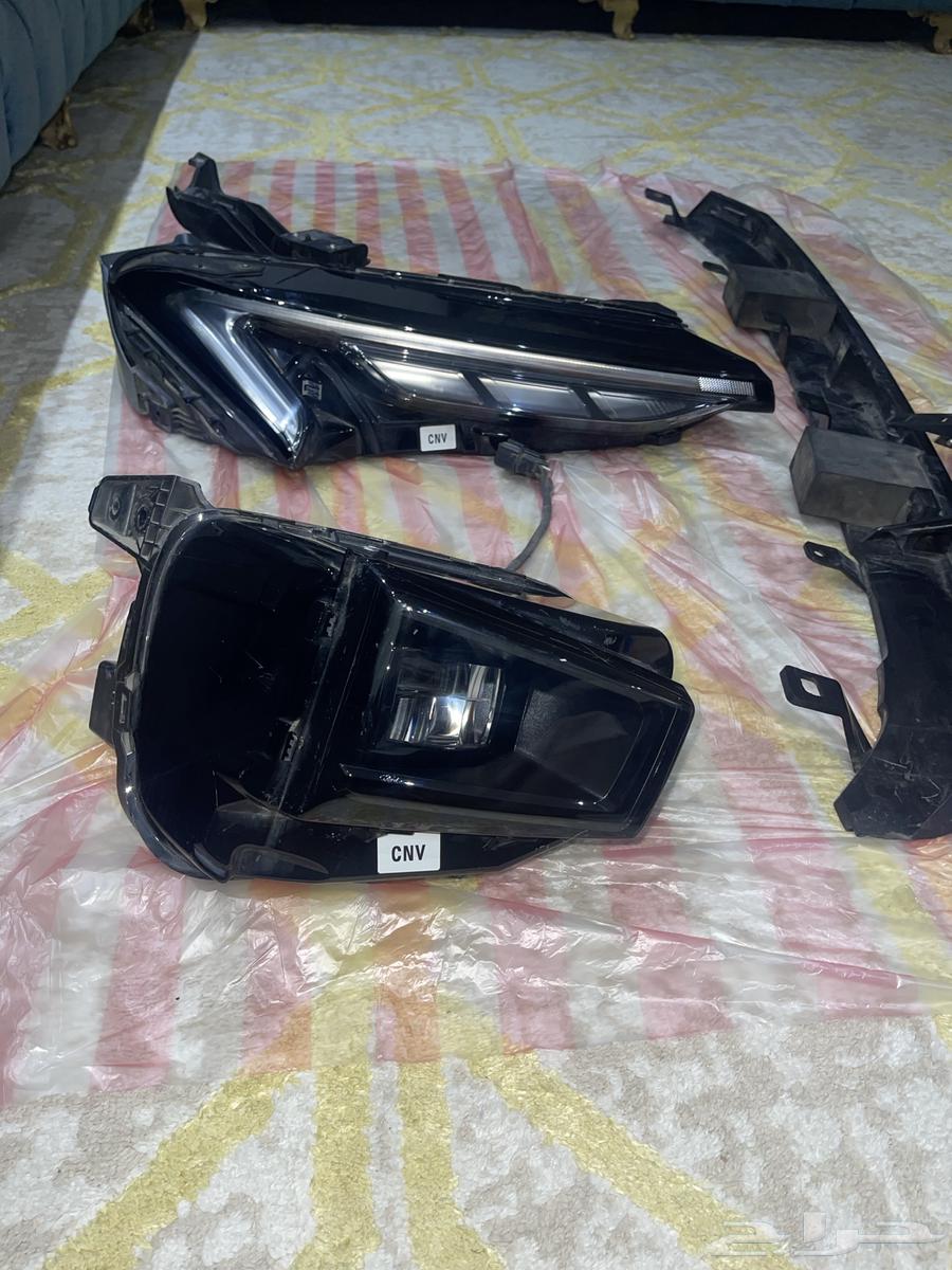 2023 Toros Right Side Lamp and Cover64466863717122111