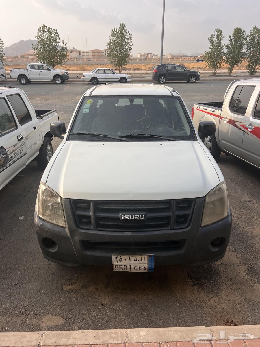 ونيت ايسوزو 2011 فيه رشوش متفرقه مكينة قير مقدمة سليمة من ا64472741156482112