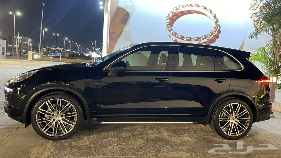 Porsche Cayenne Model 201564474679348226114