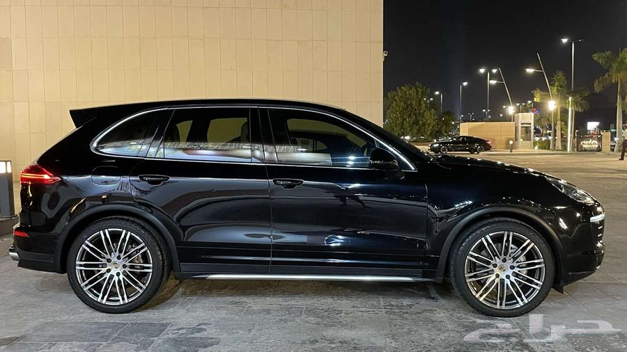 Porsche Cayenne Model 201564474679348226113