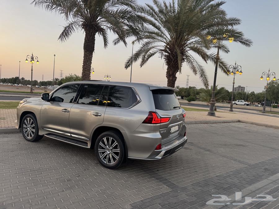 Lexus LX64476308582659111