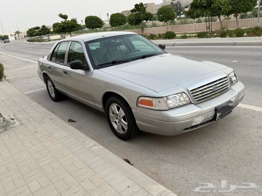 Victoria 2009, mileage 215k, clean, registration renewed64478953424129111