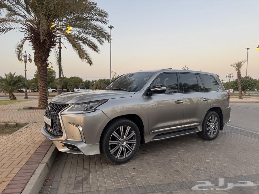 Lexus LX64476308582659110