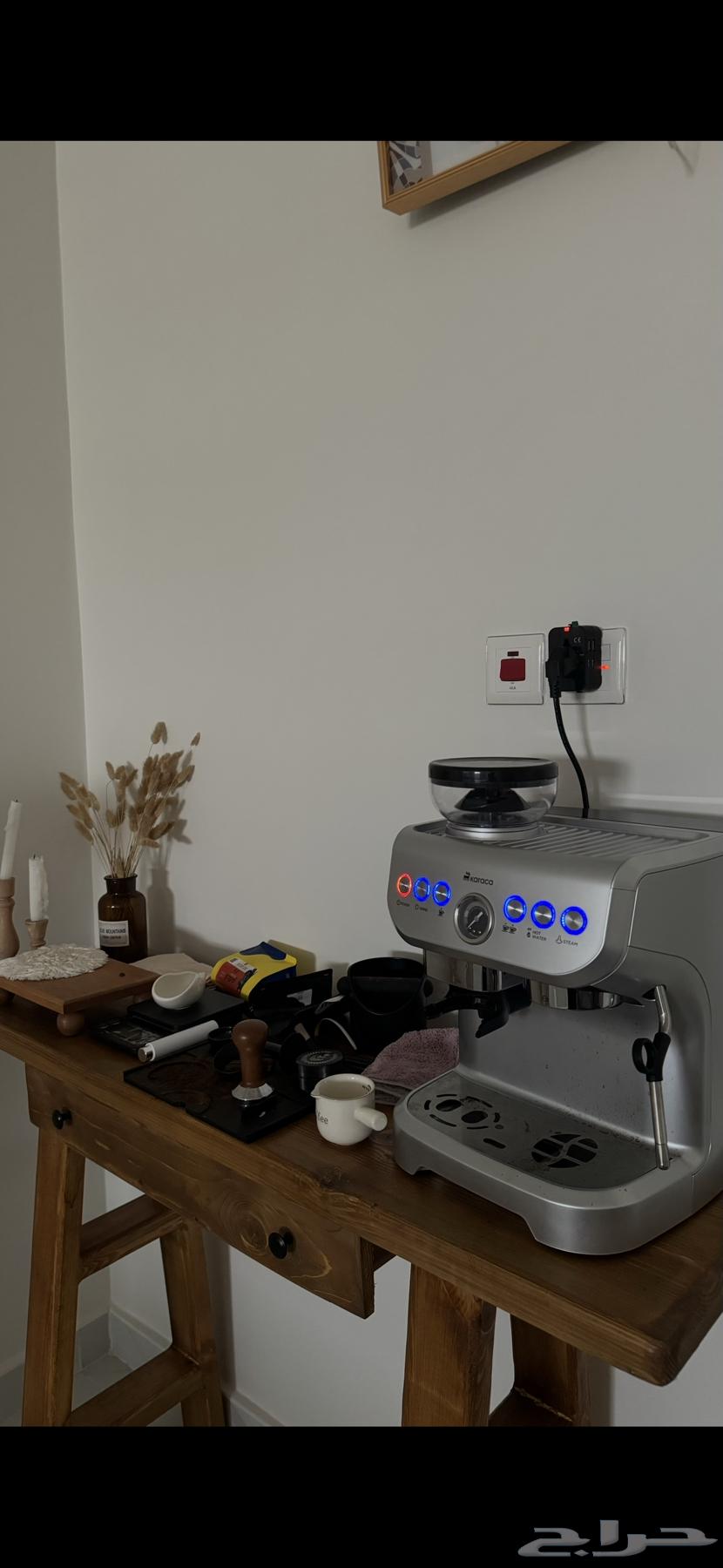 Coffee machine for sale, makes espresso and has a very excellent grinder64325619595907111