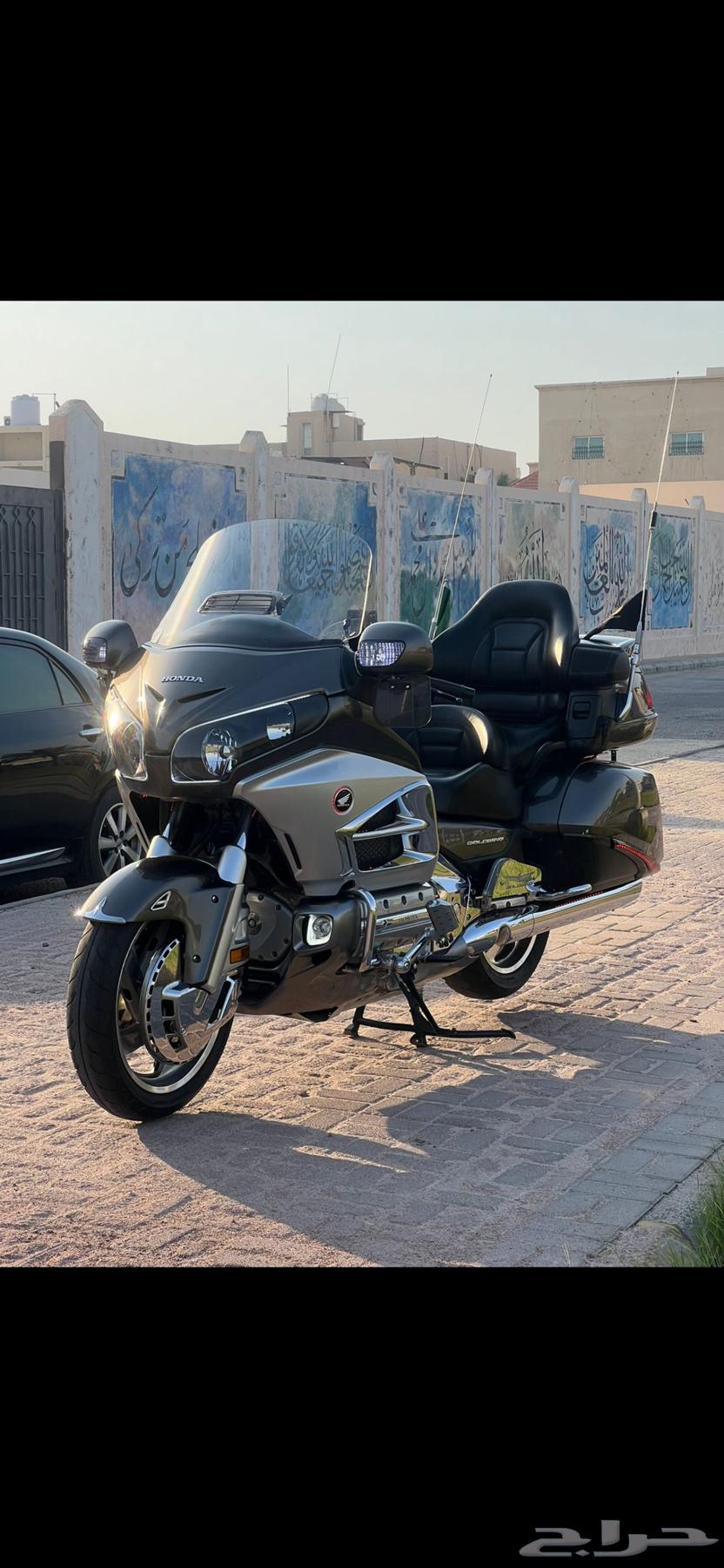 للبيع دراجه ناريه قولد وينج موديل 201364474973704705110