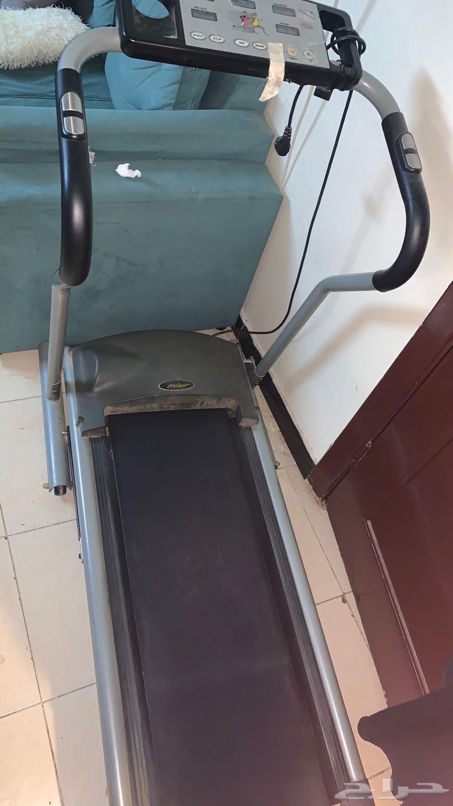 Treadmill for sale, contact to determine price64335665561729112