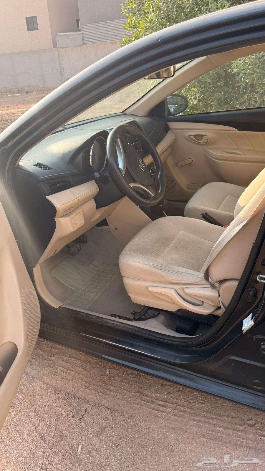 2015 Yaris.. Clean and ready, price reduced64476768560002113