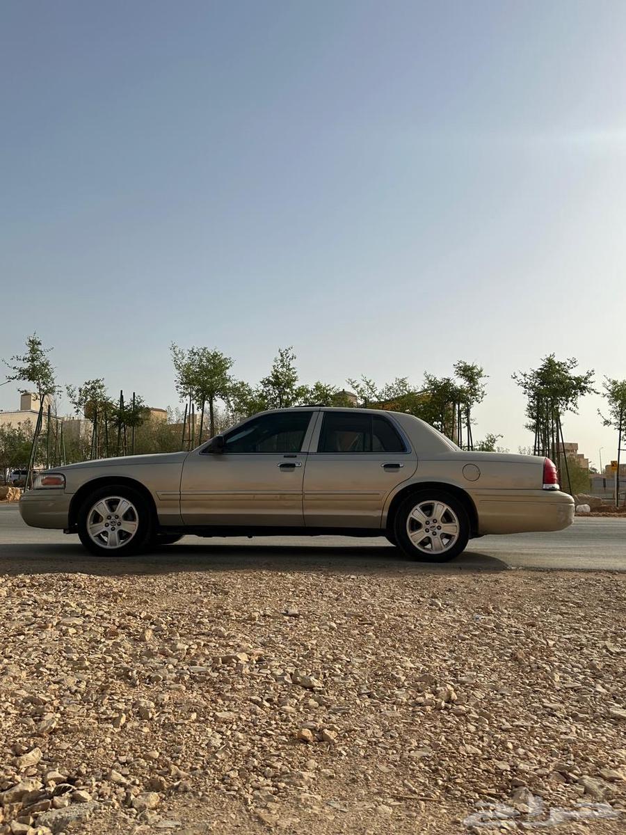 فورد كراون فكتوريا قير ارضي64476239482754112