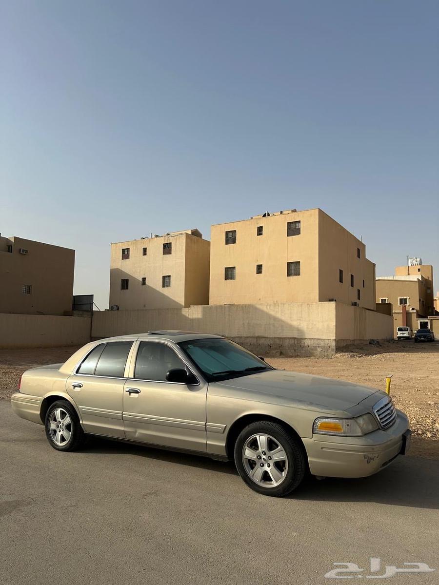 فورد كراون فكتوريا قير ارضي64476239482754113