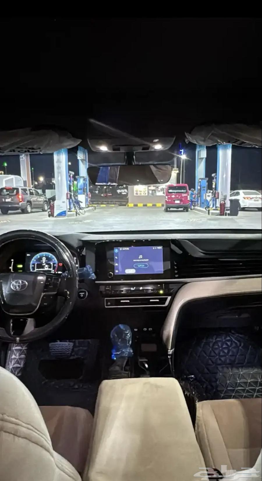 كامري 2025 LE هايبرد لون فضي للبيع الكاش64471170947330113