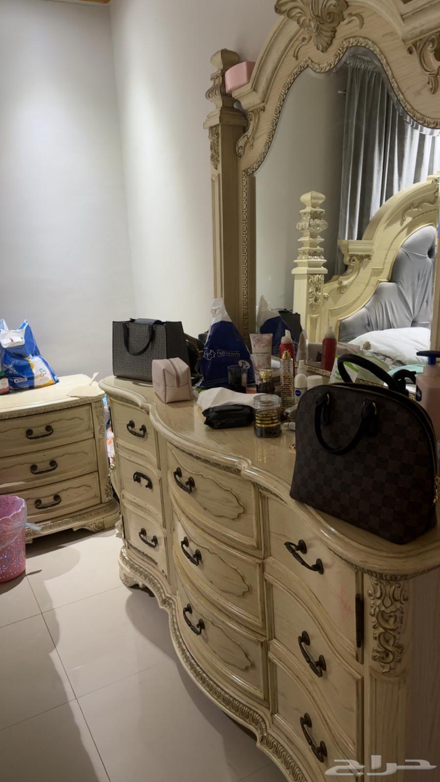 غرفة نوم المطلق64337236025729111