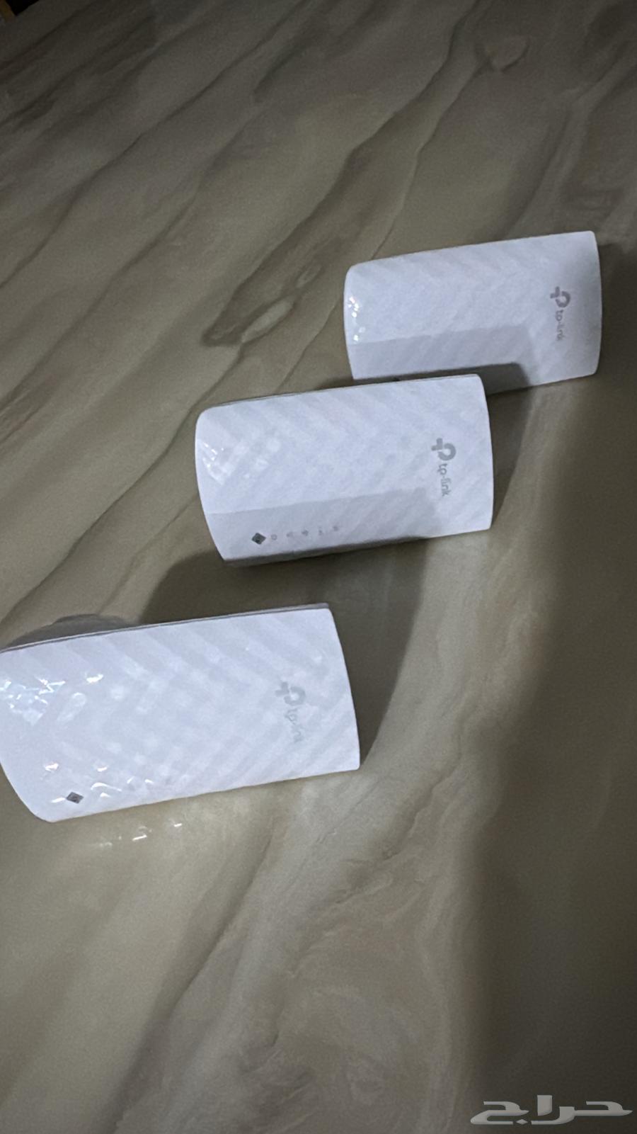 TP-Link Network Distributor and Booster64261527471363113