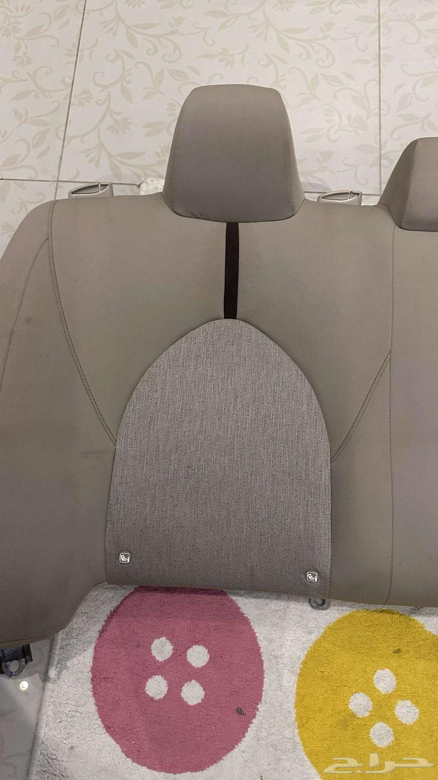 مرتبه كامري خلفيه بدون تكايه تركب من موديل 18 الى 2464484130342658112