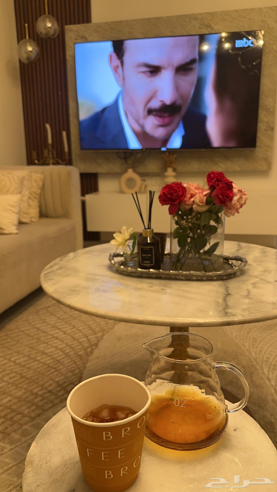 طاوله وسط رخام وطاولتين خدمه للبيع64347573698690110