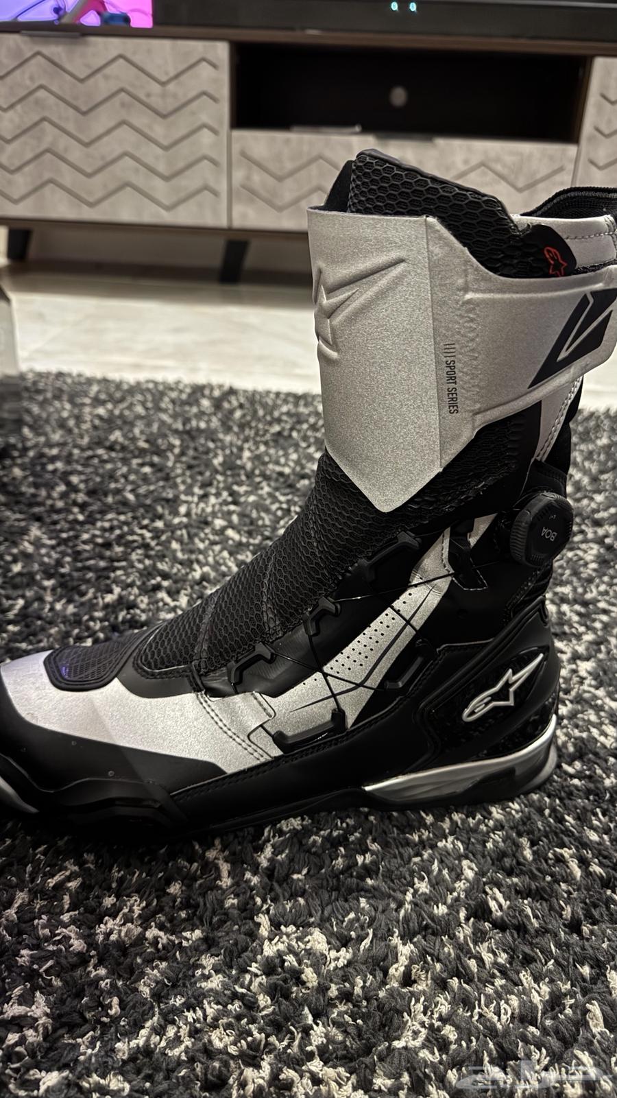 Red Sprint Filter 1000rr and Alpine Star Safety Shoe64493286492163111