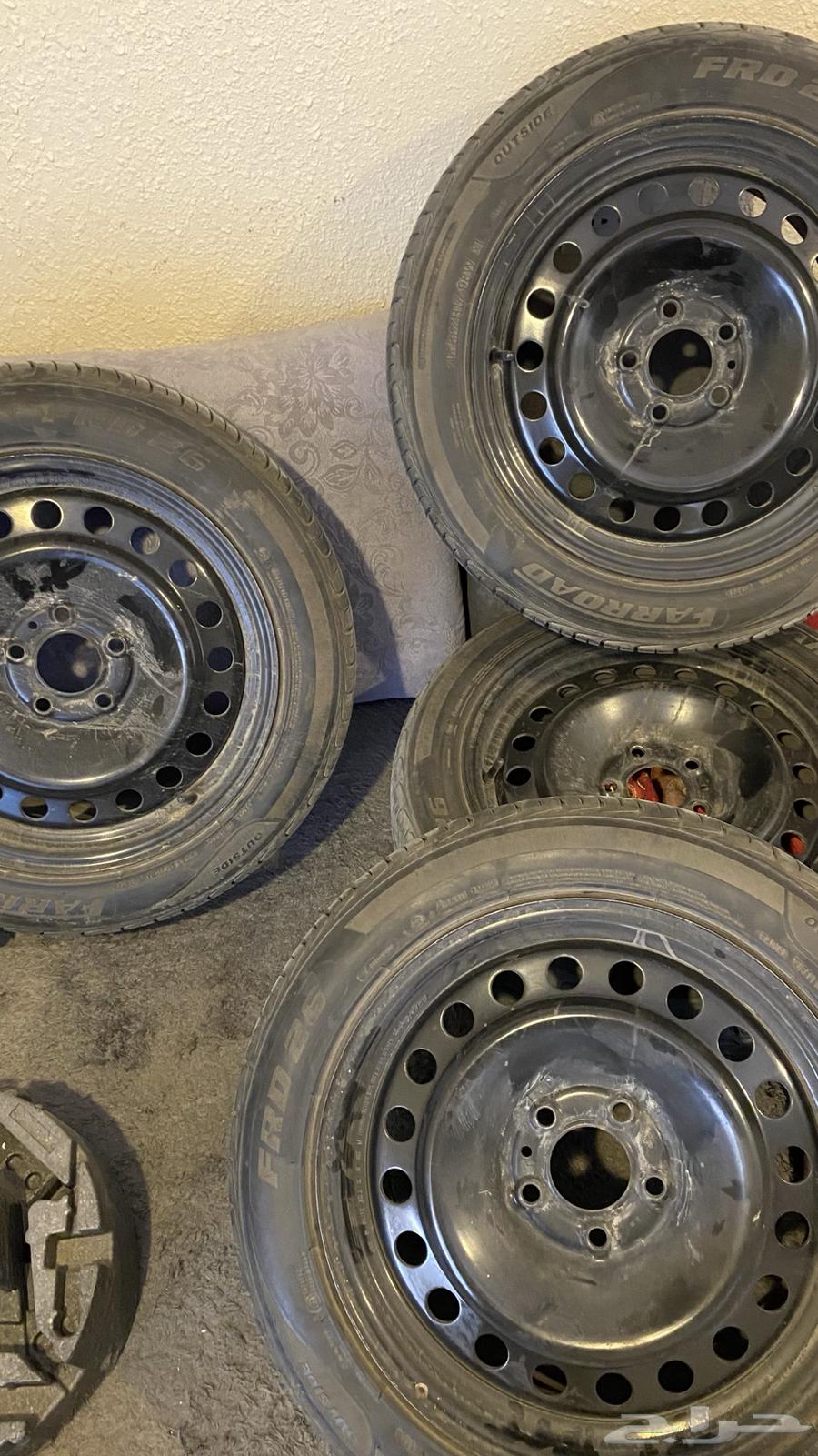 Wheel and tire set64481517907586110