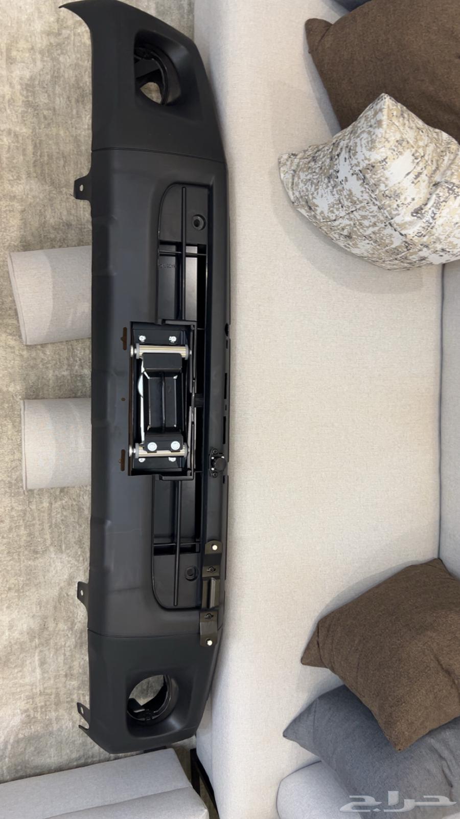 Front bumper and quarter panel model 2007 - 2022 new with new fake winch64489944564098113