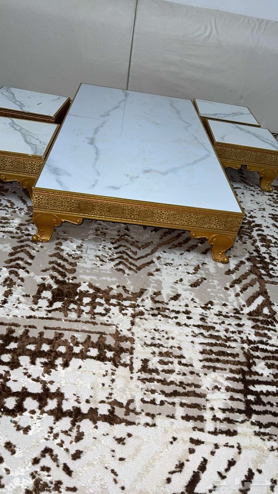 Tables and bed64336514519683110