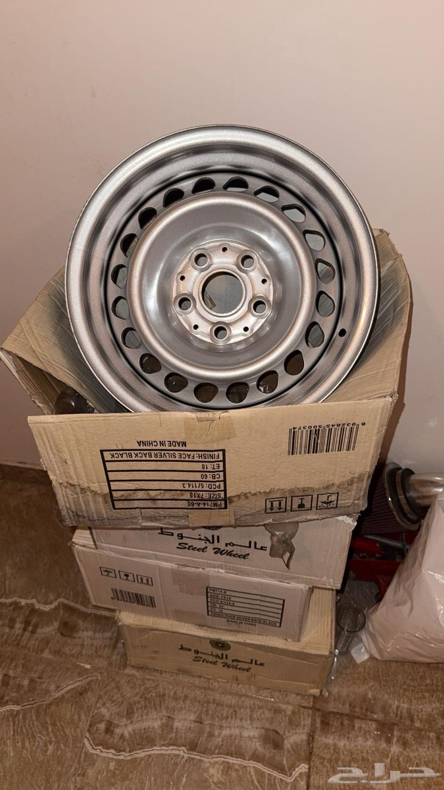 Highlux rims with a slight tilt, rims of a size that can be installed on any new car64481114408449110