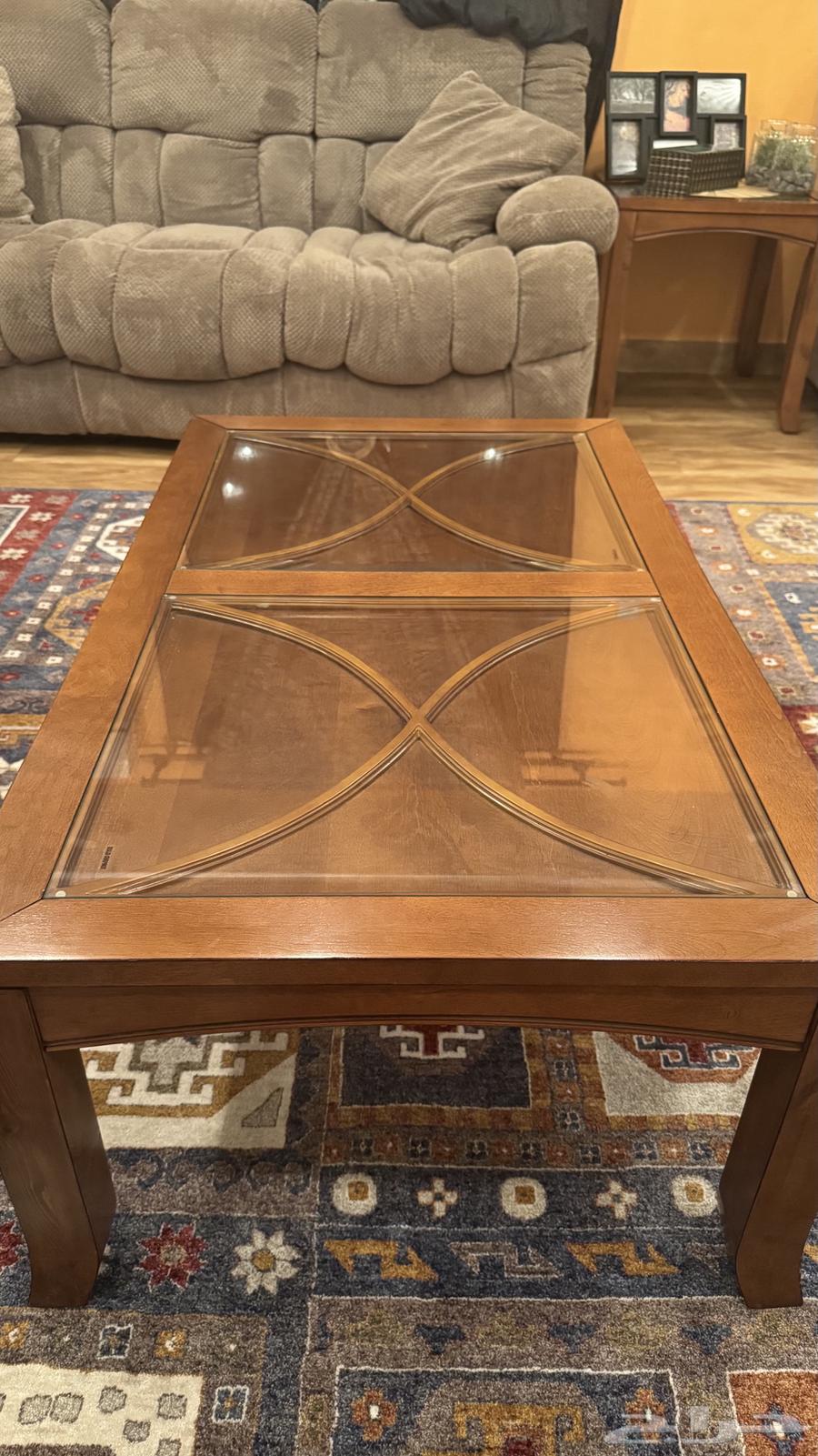 طاولة مجالس خشبية انيقة64348596761091110