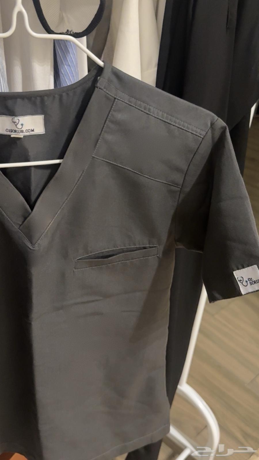 سكراب رمادي قطن من مصممه وعليه لوقو نظيف وجديد بسعر اقل64337648733443110