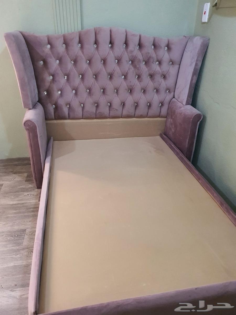 Large wardrobe with a one-and-a-half-person bed64342967738625111