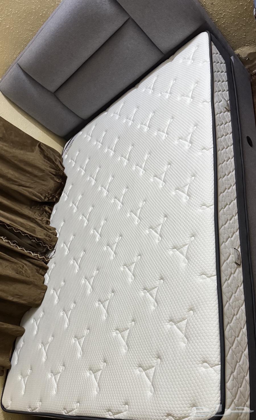 سرير ومرتبة للبيع64344391839874110