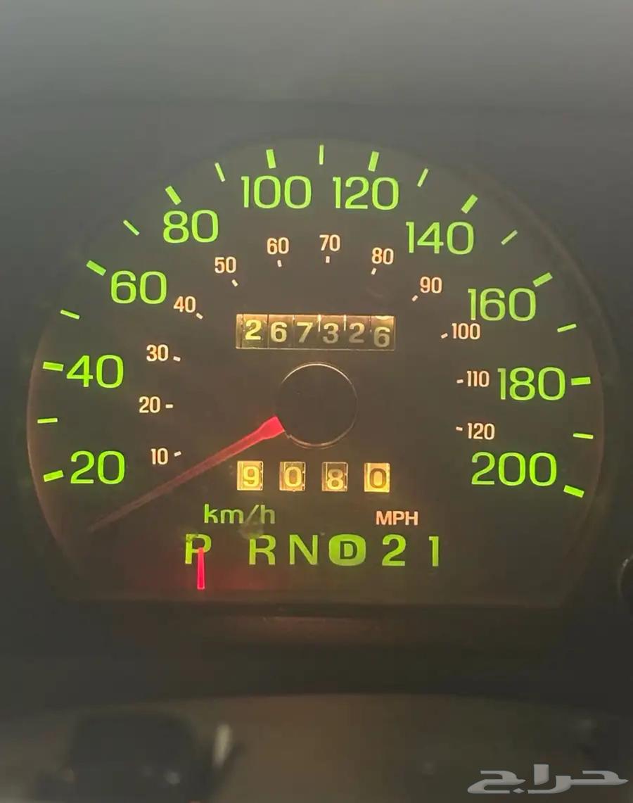 فورد جراند ماركيز ابيض 200164485078813441113