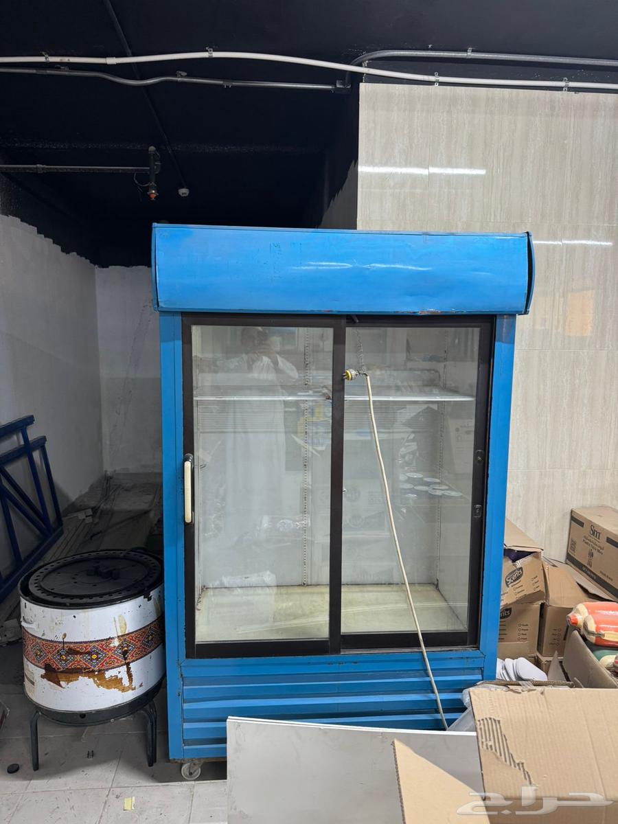 For sale 7 very clean display refrigerators and 8 very clean freezers, price negotiable64343283560961112