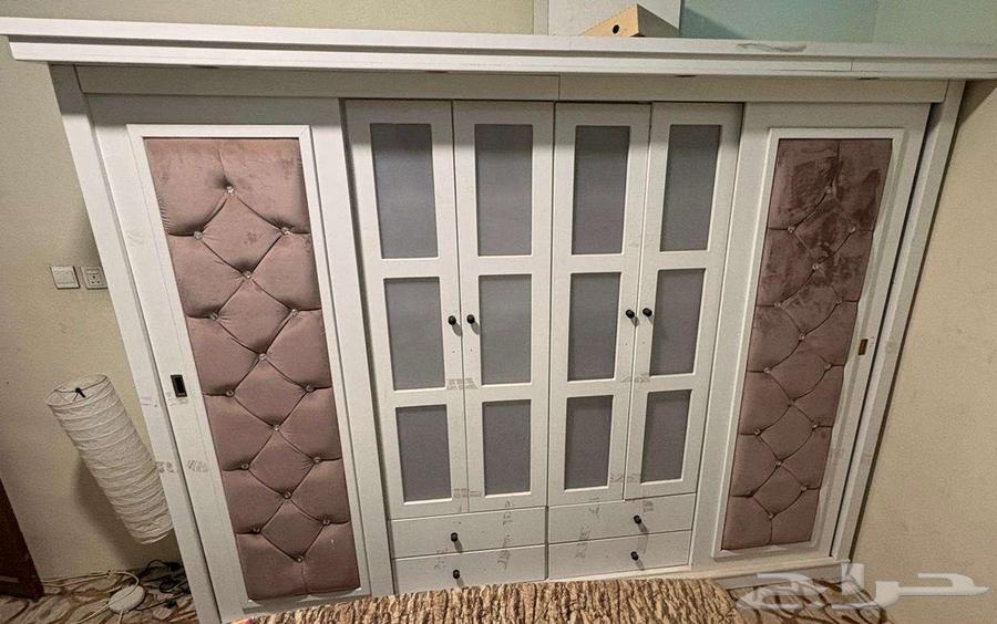 Large wardrobe with a one-and-a-half-person bed64342967738625110