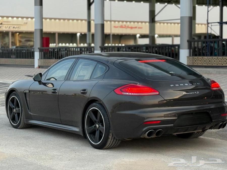 Porsche - Panamera - 2016 - Saudi - Half Full63618060386179114