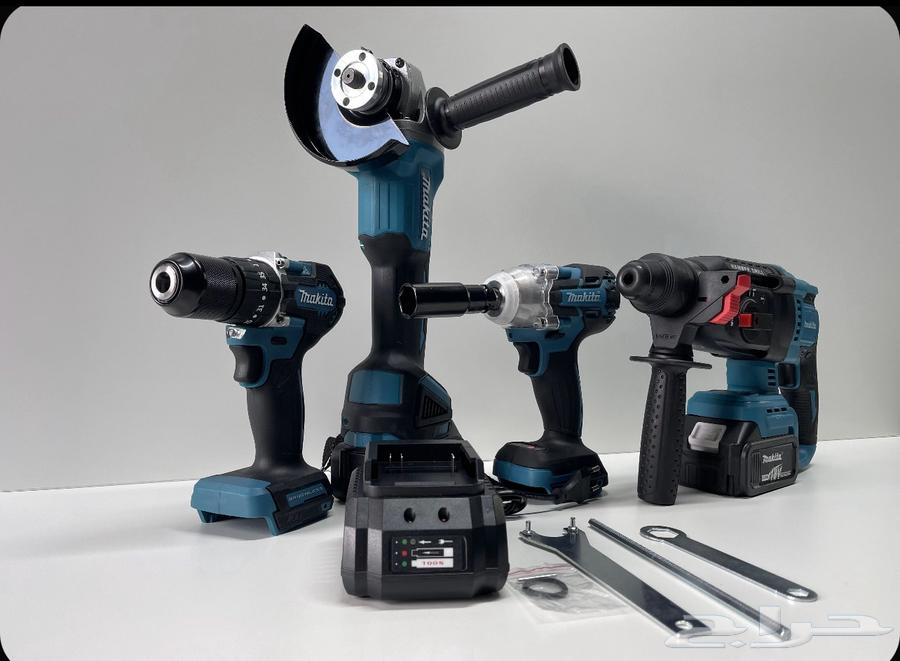 Makita 4-in-1 Tool Kit with 4 Batteries and 2 Chargers64493218840834111