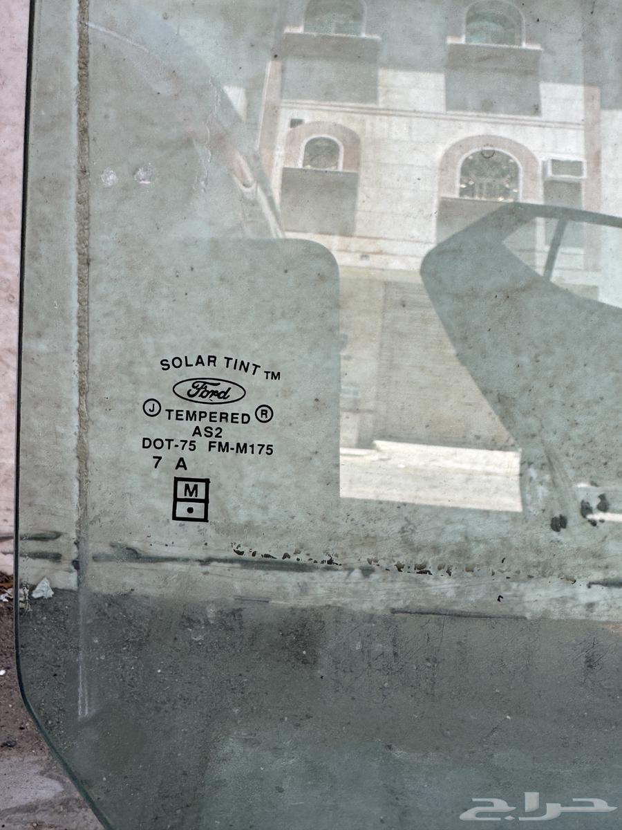 قزاز خلفي فورد فكتوريا ماركيز64484967576706114