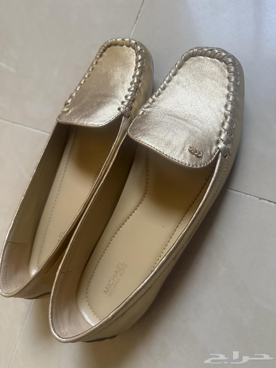 حذاء مايكل كورس مقاس 40 استخدام مرة واحده نظيف جدا64344272610050110