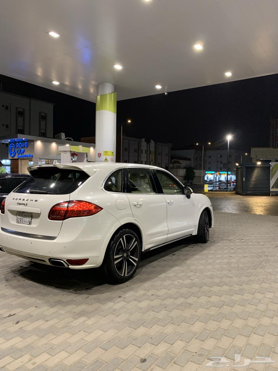 2012 Porsche Cayenne S with GTS specifications, low mileage64480744400769111