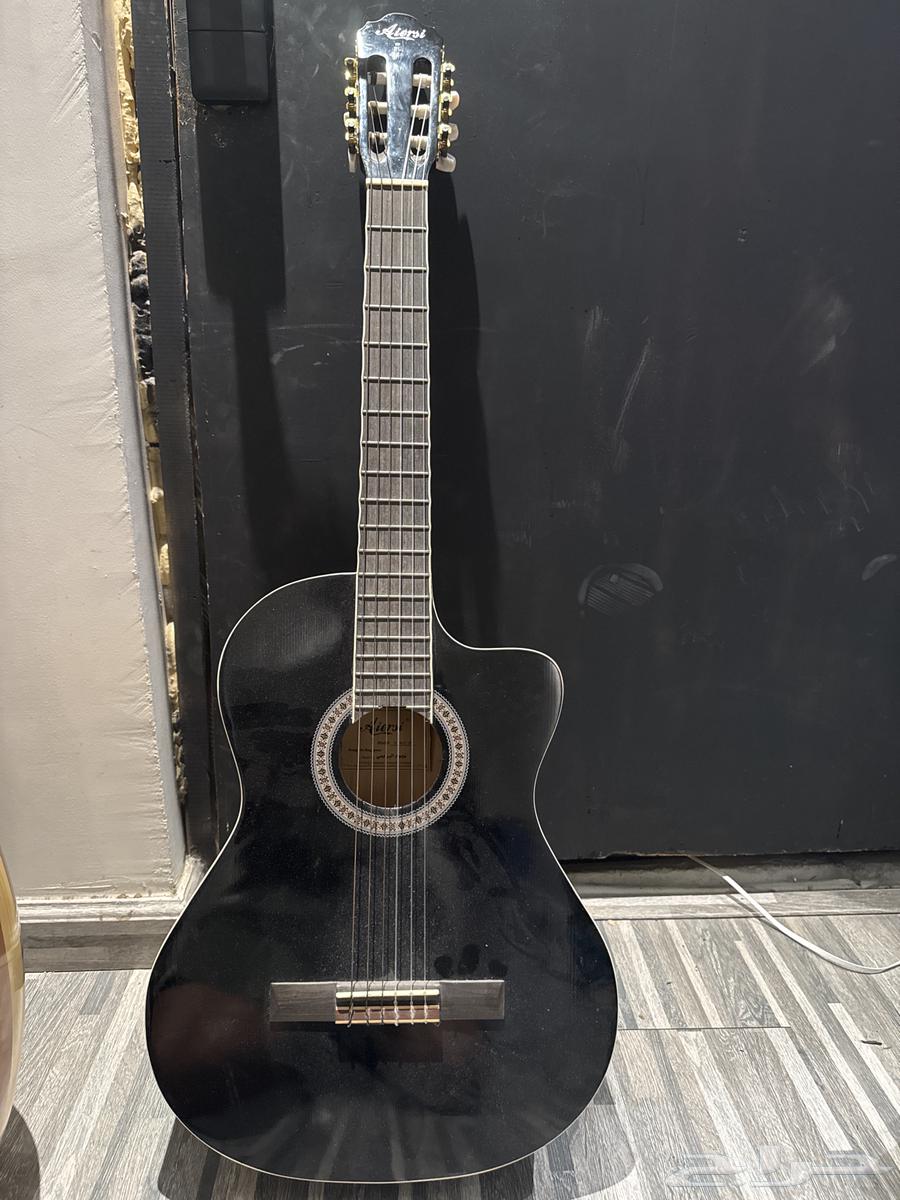 عود وقيتار للبيع64341886091905110