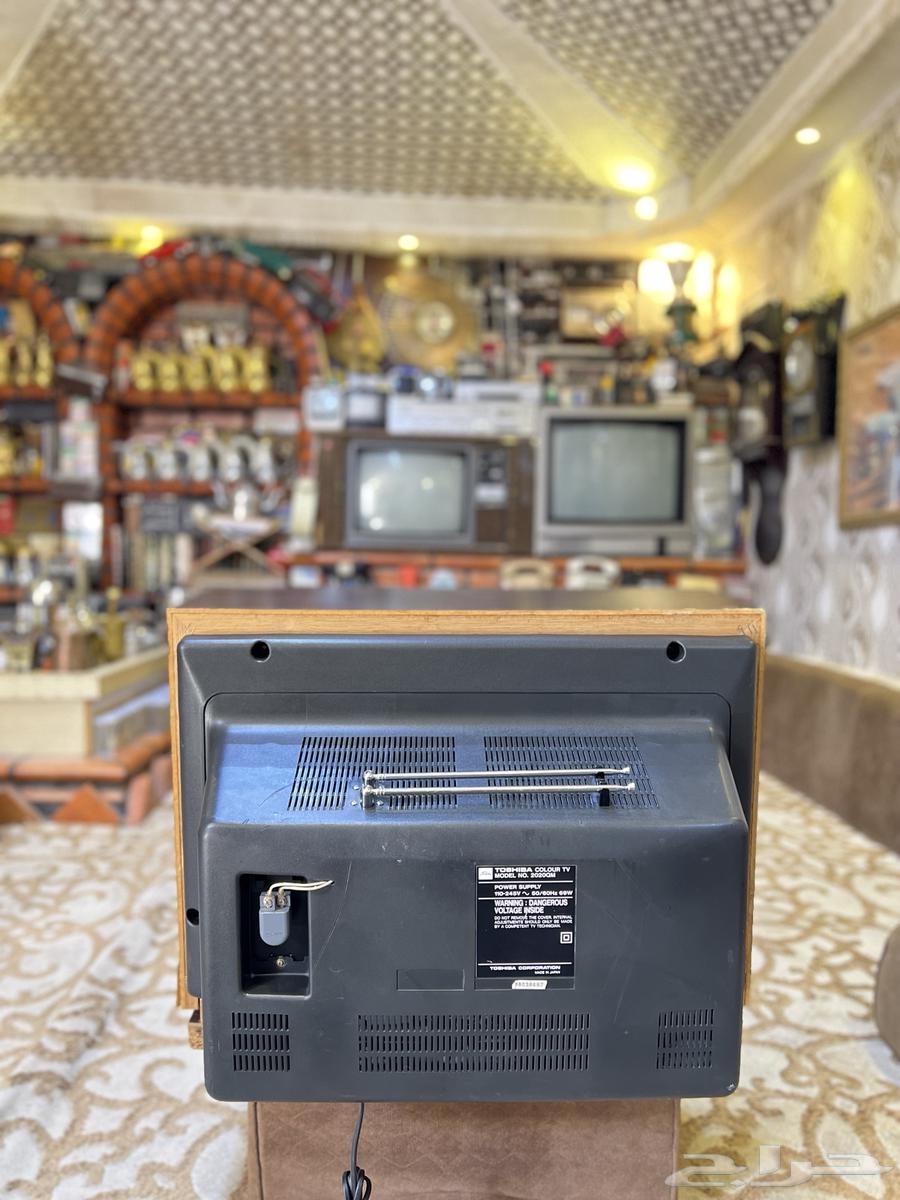 تلفزيون توشيبا خشبي قديم تراثي64348861069571112