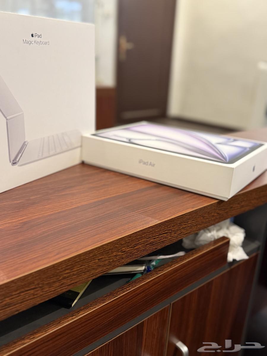 ابل ايباد اير M13 والكيبورد64341176272642112