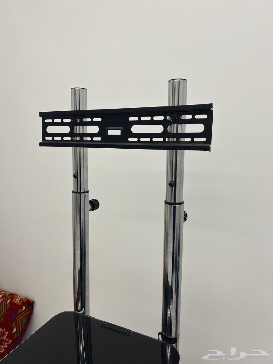 New monitor stand expands large screens64337931278979113