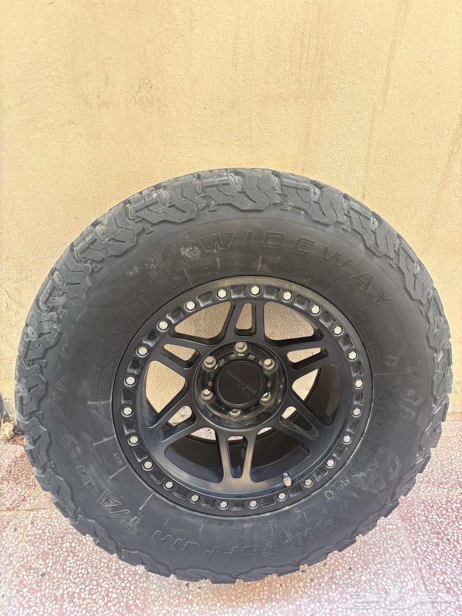 Method 6 lug rims with half rock tires and Dawai size 1764488518340097110